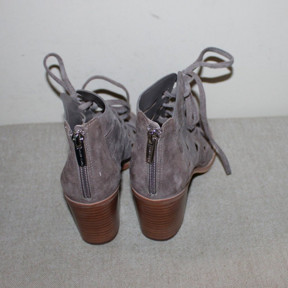 13A LADIES VINCE CAMUTO LACE UP HEELS - 6 - TAUPE - Picture 4 of 9